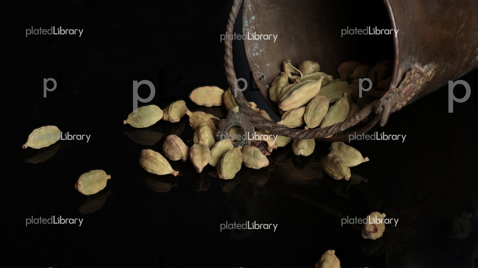 Cardamom/Elayachi