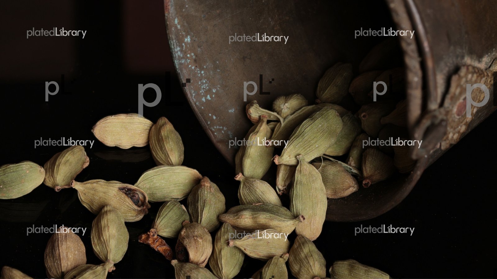 Cardamom/Elayachi