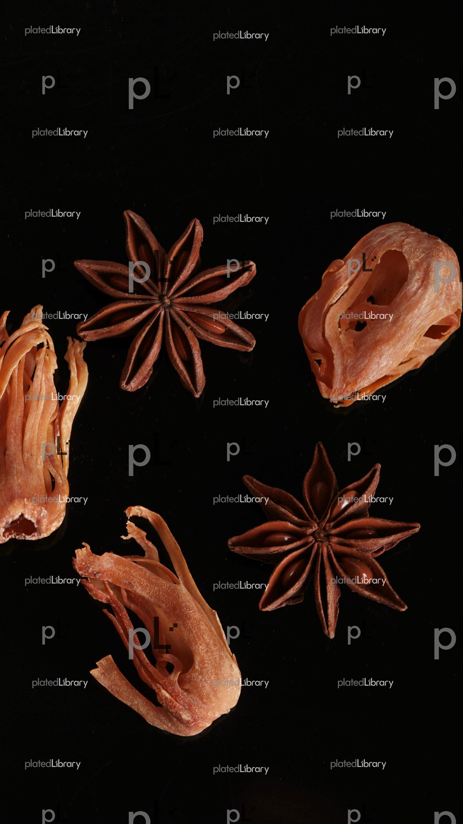 Mace (Javitri) and Star Anise