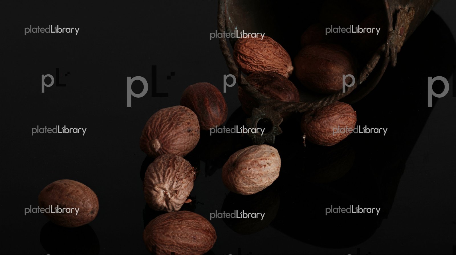 Nutmeg (Jaiphal)