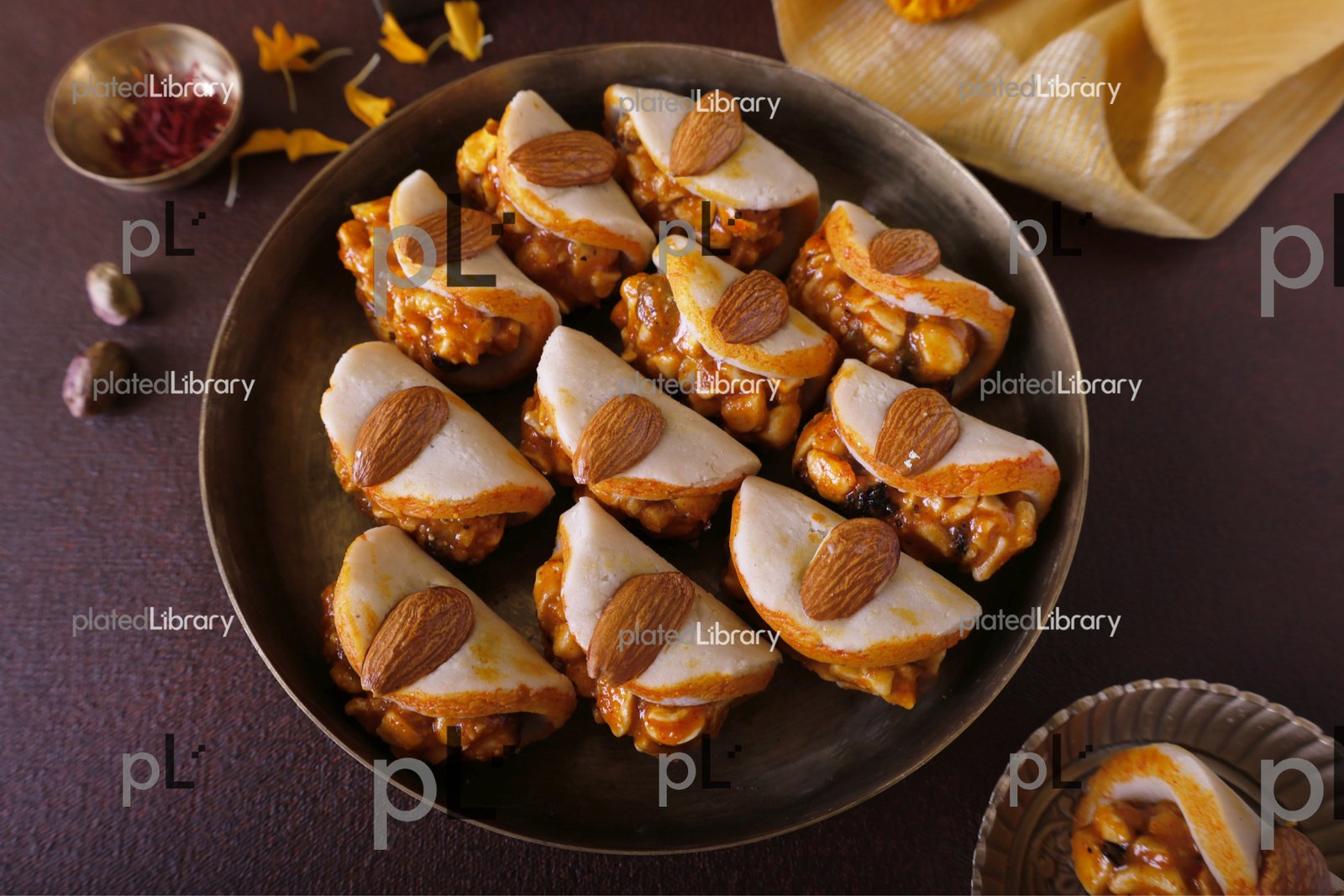Basket Kaju Sweet/Kaju Tacos