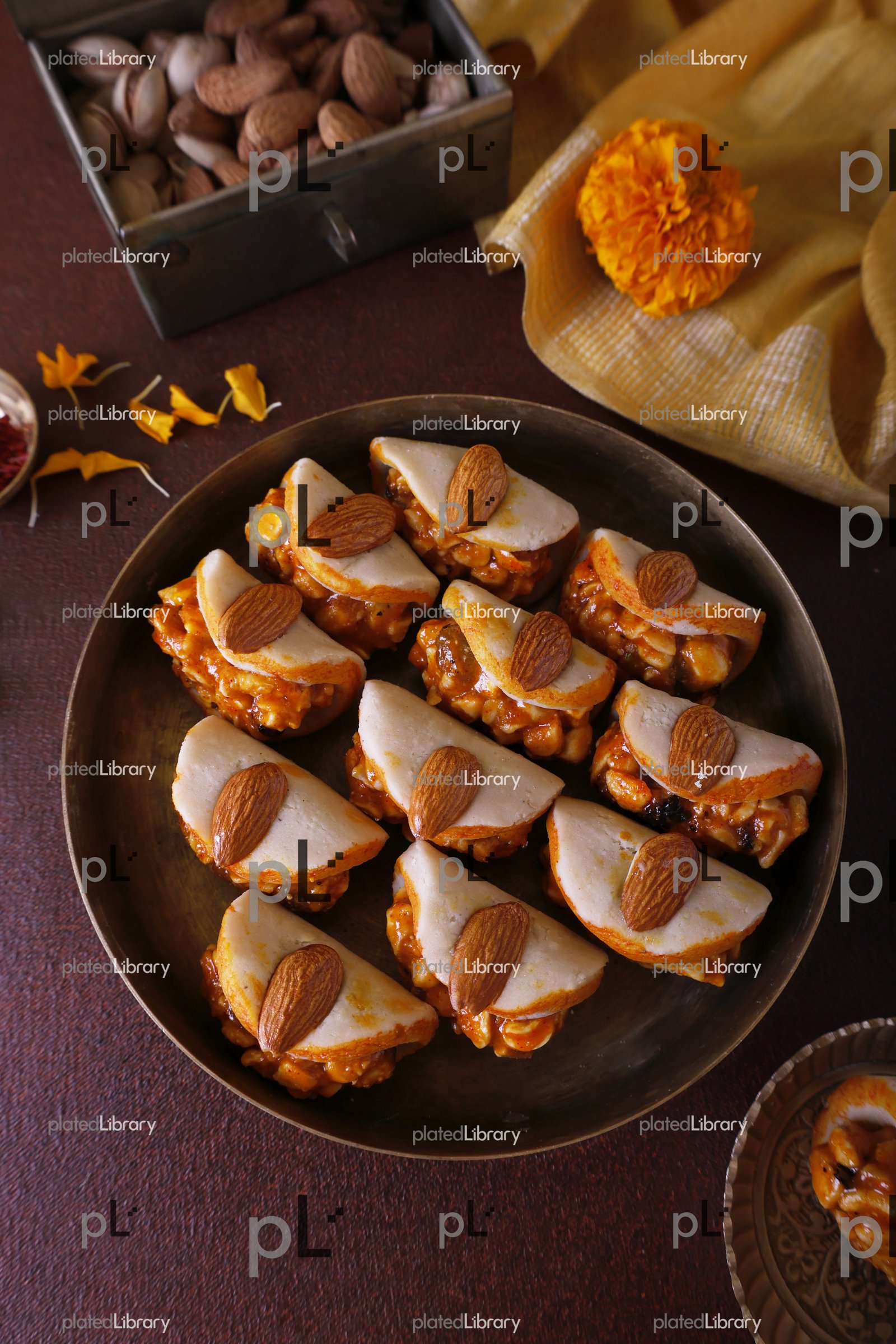 Basket Kaju Sweet/Kaju Tacos