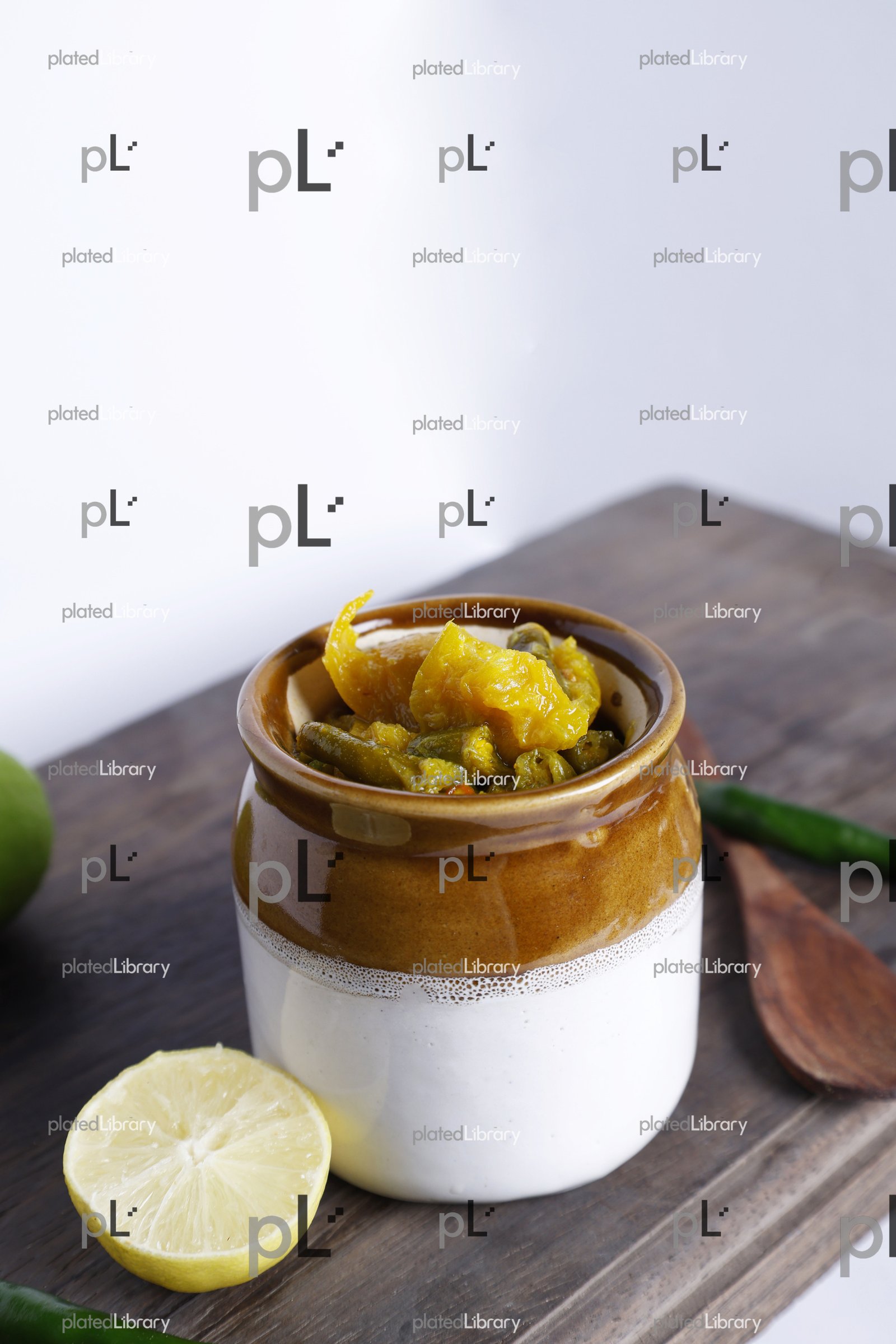 Lemon And Green Chilly Pickle